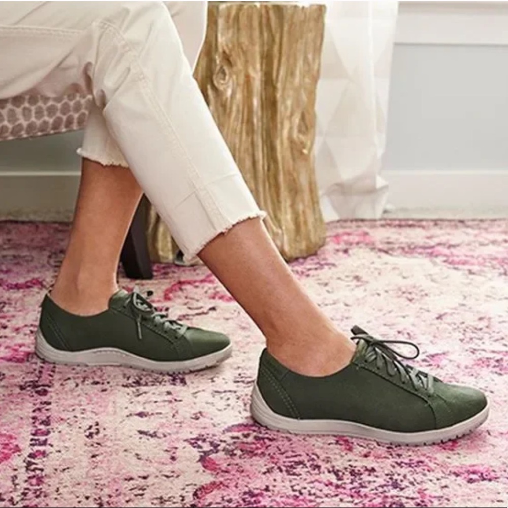 Dansko Leela Waterproof Nubuck Sneakers NEW